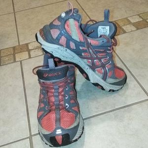 ☀️ Asics Gore-Tex women's size 7